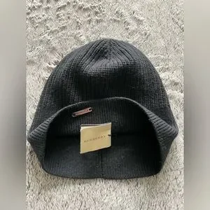 BURBERRY winter hat, NWT. NWT Burberry Men main image 4